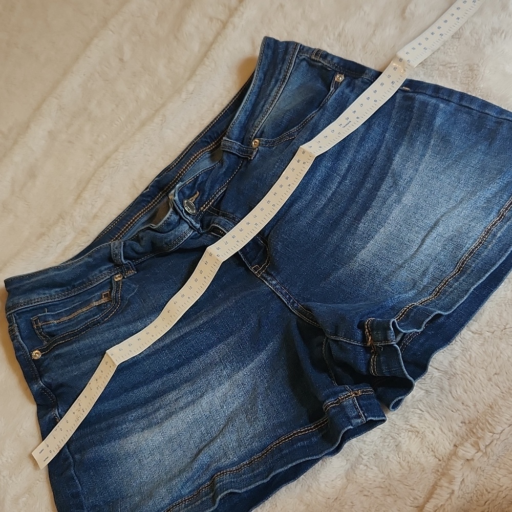 NWT Maurices 4” Inseam mid rise shorts size 15/16